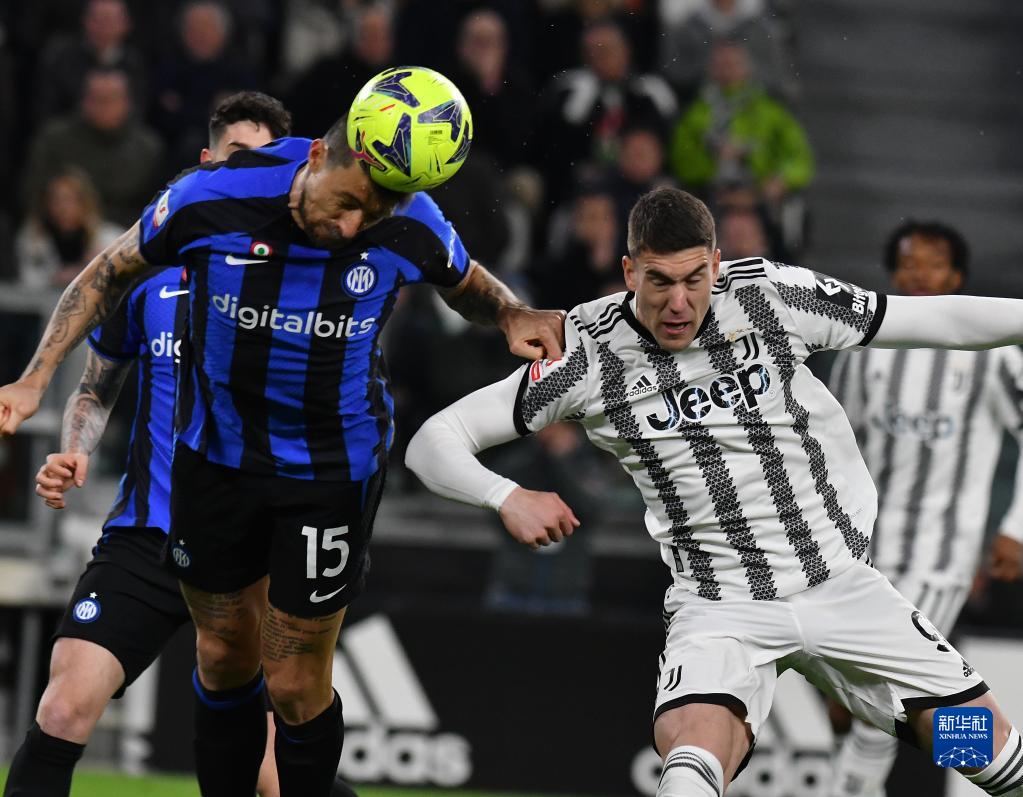 世体：巴萨有意霍芬海姆前锋阿斯拉尼，解约金最高2900万