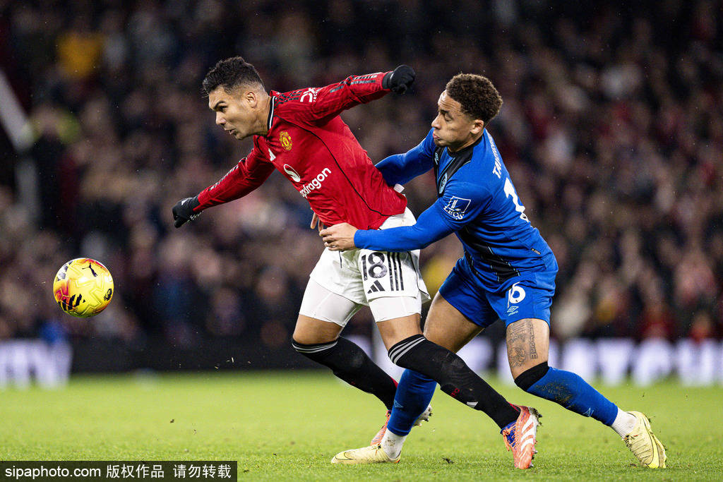 斯基拉：那不勒斯依然想租梅努，球员也想要获得更多出场机会