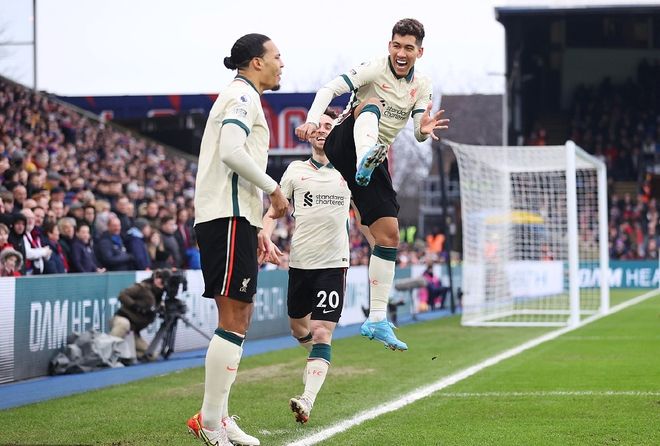 球迷为他唱满整场