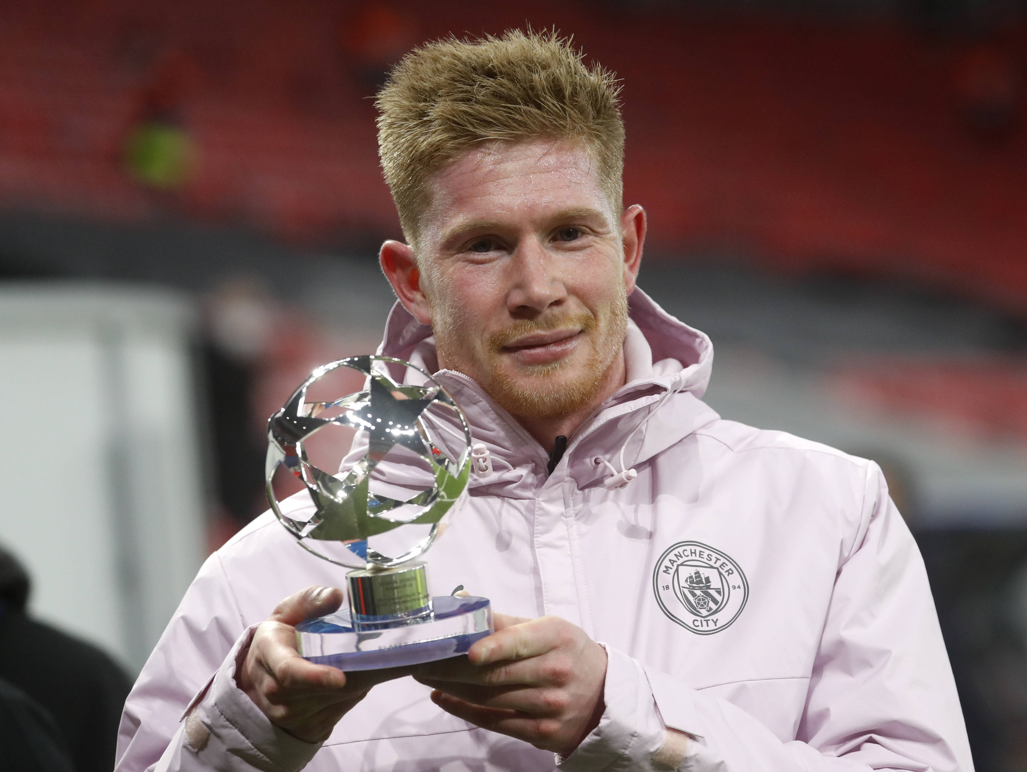 贝拉达：曼联的引援部门正在全力以赴地工作；新援适应得不错