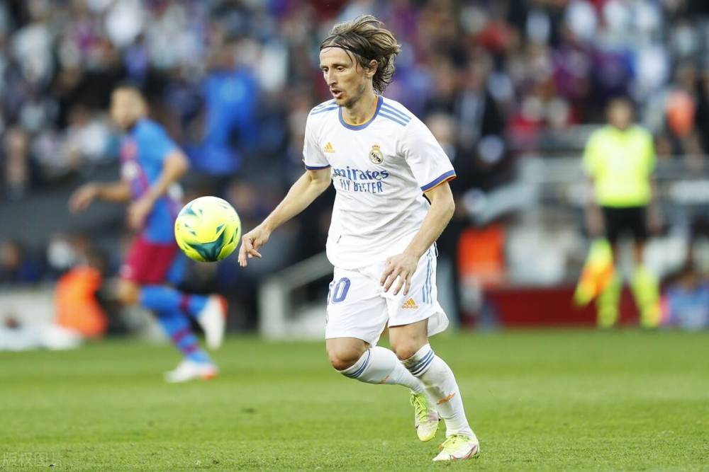 杜兰特1141场比赛砍下31000分，追平詹姆斯并列历史第三快