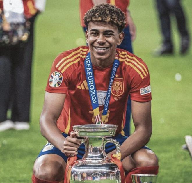 祝福！全北现代国脚宋旻揆与电竞主持人郭珉瑄步入婚姻殿堂